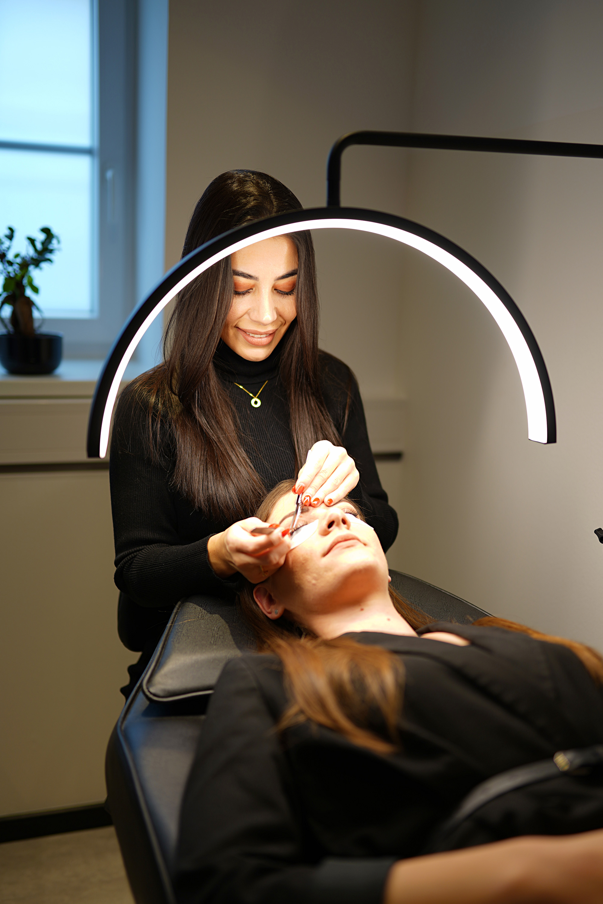 Wimpernverlängerung im Kosmetikstudio